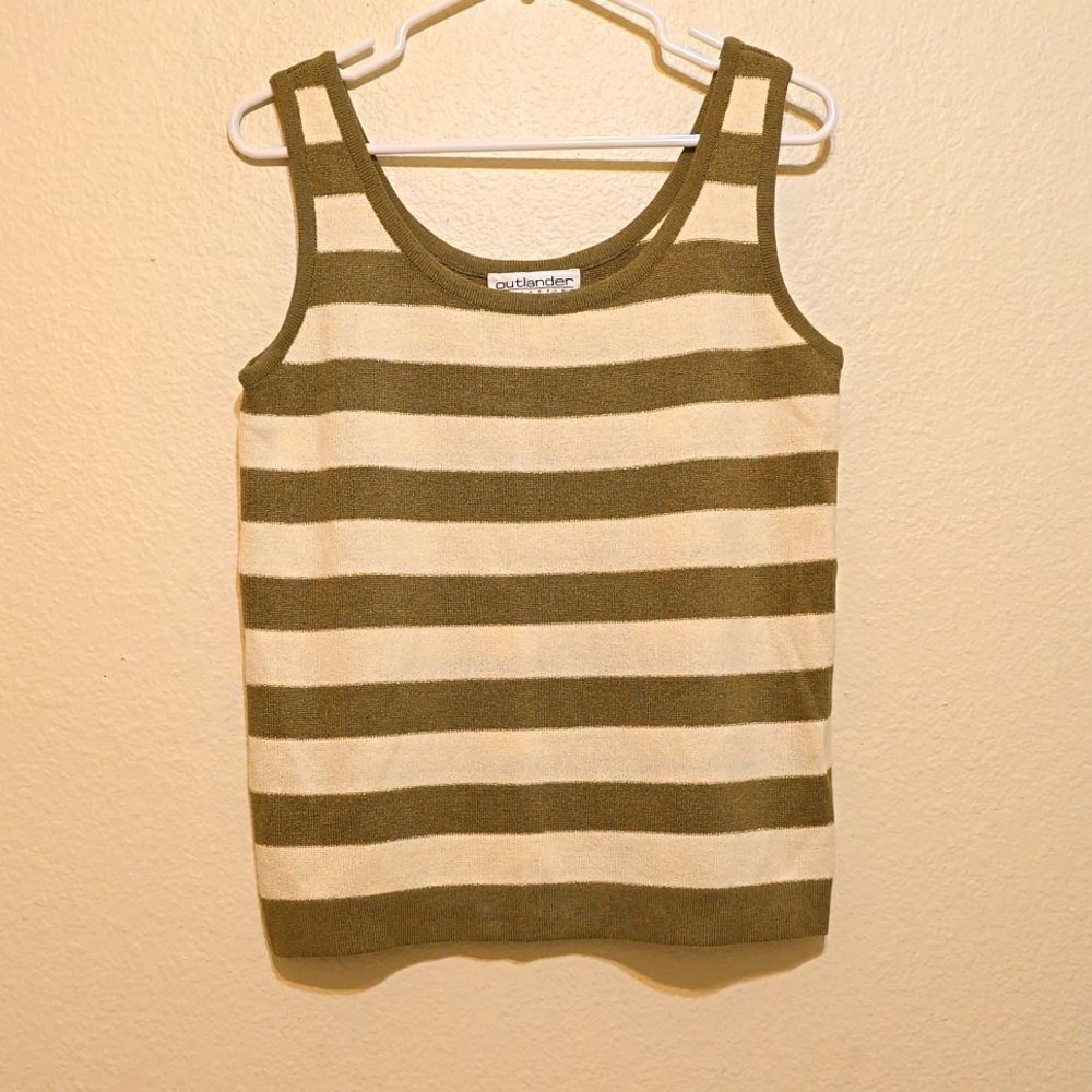 OUTLANDER VINTAGE KNIT TOP SIZE M‎